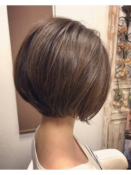 チェルシー(CHELSEA) アッシュベージュボブ☆