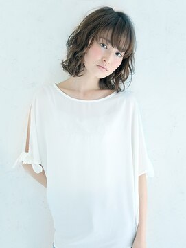 ジジ(GIGI) 肩レングス×ラフカールの愛されミディアム