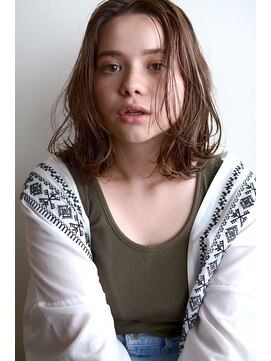 ミラバイグリーン(Mira by green) 無造作×ルーズ【センターパート】伸ばしかけ＃3