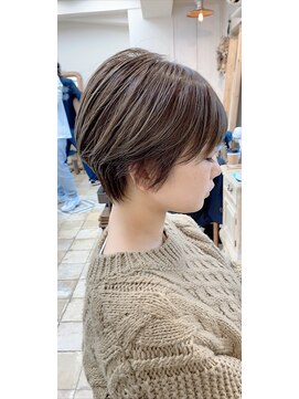 ジジ 代々木(Gigi) [Gigi　代々木] ハリ　カーキベージュのマニッシュショート