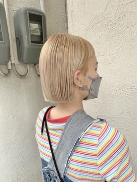 ブラン 阪急伊丹駅前店(Blanc.) ハイトーン ベージュカラー 切りっぱなし ボブ