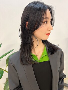 キアラ(Kchiara) レイヤーカットで大人シルエットkchiara福岡川野直人