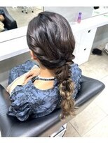 ディア(.eer) 華やかな印象にみえるスッキリ編みおろし♪