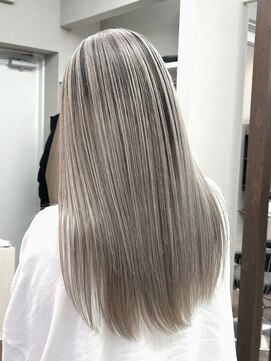 リングバイモアムー(Ring by Moremuu) issy ブリーチカラー　デザイン