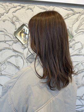 ナディアバイカリス(Nadia by charis) ミディアムレイヤー|ハイライト|オリーブベージュ|韓国