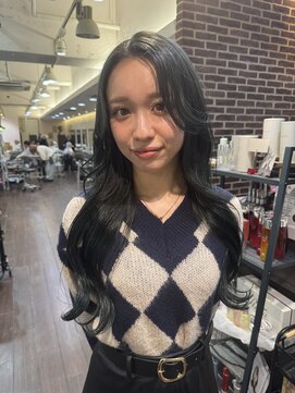 ヘアーアンドメイク ビス(HAIR&MAKE bis) 1bleach～〇オリーブグレージュ/透明感【山崎ほのか】