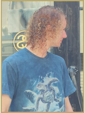 ジジバイワースホワイル(jiji by WORTH WHILE) アッシュブラックウルフマッシュパーマハイライト波巻きショート