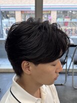 バース バイ ハピネス(BIRTH by happiness)&nbsp;韓国へアカルマパーマワックスなしセンターパート黒髪ウルフ