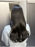 透明感たっぷりオリーブグレージュ