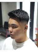 MEN'S/フェザーアップ×ミドルフェード/短髪/黒髪