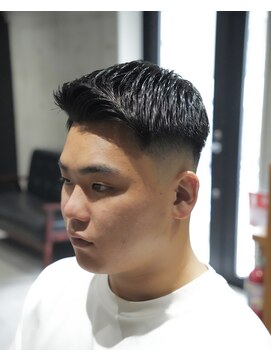 メッツ 原宿(METS) MEN'S/フェザーアップ×ミドルフェード/短髪/黒髪