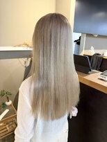 派手髪・ハイトーンカラー・デザインカラー・ブリーチ専門美容室 ミルクティーカラーホワイトミルクティーミルクティーベージュ