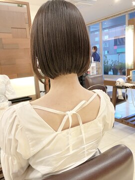 キアラ(Kchiara) ラインが綺麗な平行ボブkchiara天神川野直人