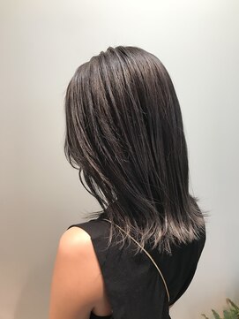 ユミリーバイルコル(umily by RuCOR.) 外ハネミディアム/グレージュ/シルバーハイライト