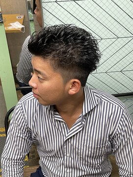 レア 渋谷(Le'a) オールバックスタイル