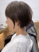 ビュー フクオカ(VIEW FUKUOKA)&nbsp;美髪にオトナかわいいホワイトグレージュネビージュショートボブ