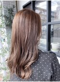 10代20代大人っぽいブラウンカラーロングヘアーレイヤーカット