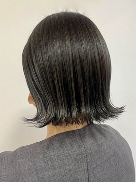 エミュ 伏見 国際センター(emu) 外ハネボブ/艶ボブ/切りっぱなしボブ/アッシュグレージュ/伏見