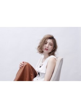 クリアな発色＆やわらか質感…☆髪へのダメージを最小限に抑えた、大人リッチな艶めきカラー♪