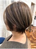 大人マッシュショート ハイライト 白髪ぼかし ベージュカラー