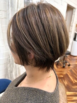 アトリエ ミム 二子玉川店(atelier mim) 大人マッシュショート ハイライト 白髪ぼかし ベージュカラー