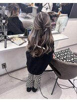 キング(K!ng)&nbsp;縮毛矯正髪質改善ハイライトレイヤーカット楠葉美容室エクステ