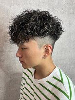 エルマーク 豊中(L-MARK)&nbsp;スパイラルパーマツイストパーマアップバング短髪メッシュ