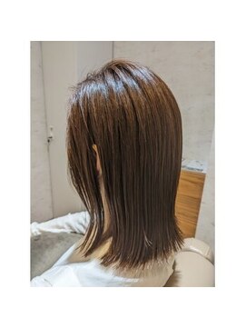 シー 東橋良店(She) 切りっぱなし大人セミディ 30代、40代、50代