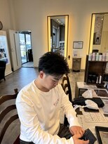 アーチ(ARCH)&nbsp;スッキリとツーブロックスタイル