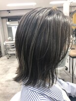 ノイ(Noy)&nbsp;カーキーグレージュ×外ハネレイヤー