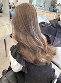 渋谷ブリーチカラーハイトーンヘーゼルベージュレイヤーカット