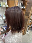 外ハネ切りっぱなしボブ