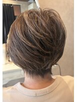 エム(EMU)&nbsp;ショートカット×白髪染めグレージュ