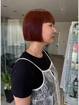 トーン(TONE)の写真/【朝の5分を快適に】骨格×髪質を見極める繊細なカット。乾かすだけで“理想のトーン”がキープできる。