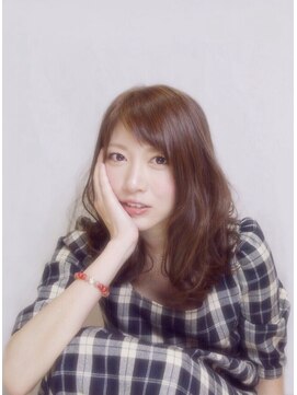 ハグ(Hug) ゆるふわニュアンスセミロング