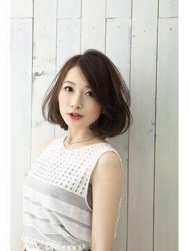 アイク(AiCK) ショートボブ 短すぎない、伸ばしかけの方に!