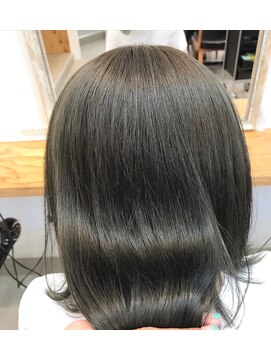 ネイヴィル(navile) ◎赤みのない透け感グレージュ