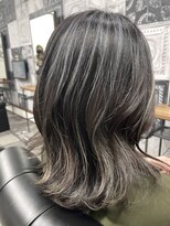 ウルトラヘアー ULTRA HAIR グレーベースのハイライト