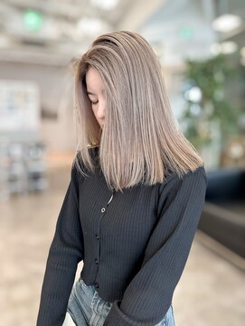 エレクシィ(ELEXY) ミディアムストレート　ミルクティーベージュ