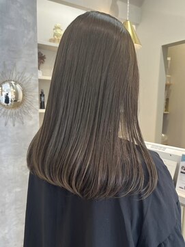 ポジ(poji) オリーブベージュ 巻き髪 韓国風 艶髪 髪質改善カラー