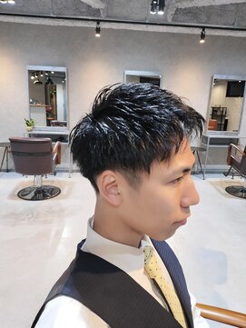 エスケイブ(S/CAVE) スーツにも決まるアップバングショート