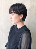 耳掛けショート大人ショート黒髪ショートショートボブくびれ