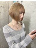 ベージュカラー×前下がりボブ×イメチェン