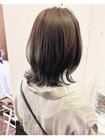 ティーシェル(TIECHEL)&nbsp;小顔イメチェン、ブルーグレージュカラーくびれレイヤーボブ