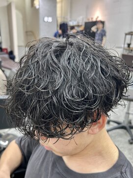 グロップ 町田(GLOP) 無造作束感メンズ波巻きパーマ