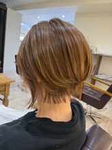 アフティ(afumty)&nbsp;外ハネくびれショートボブ