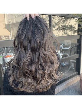 デフ(Def) 【Def／倉敷】ハイライト×グラデーション(ホリオアキラ)