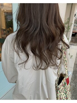 リタ(Lita) 秋の透明感ベージュカラー