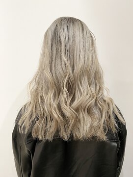 スー 渋谷(suu) ＊【SUN】ホワイトベージュバレイヤージュ