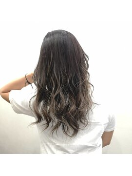 リリス(l'iris) 【l’iris】ナチュラルバレイヤージュ